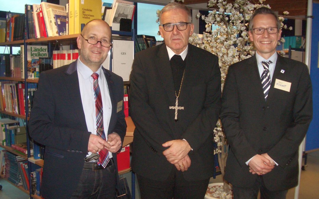 Hoher Besuch – Weihbischof Dr. Bündgens am LMG