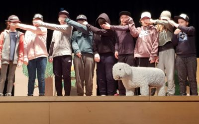 Rumpelstilzchen bei Aschenputtel – Bühne frei für die Theaterwoche!