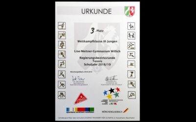 Jungen-Tennismannschaft erreicht dritten Platz auf Regierungsbezirksebene
